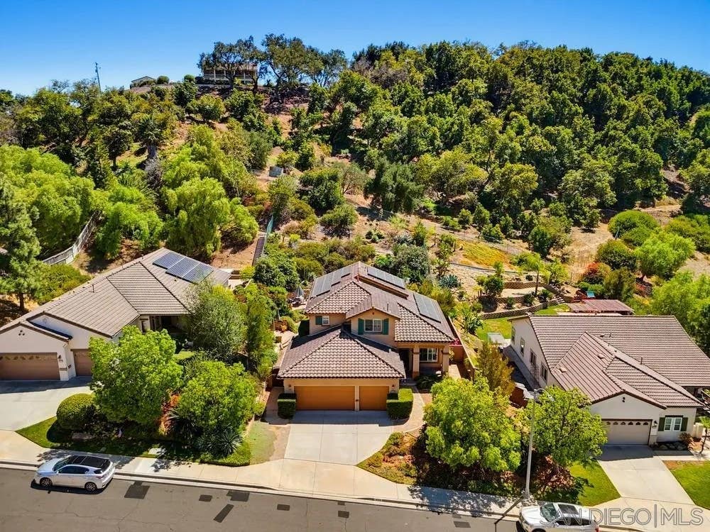 Photo of 3173 Willow Tree Ln, Escondido, CA 92027 (MLS # 260020242)