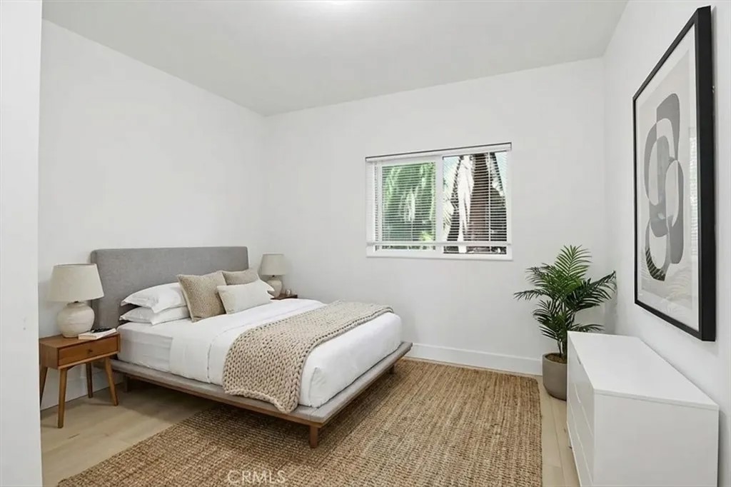 527 Clifton
