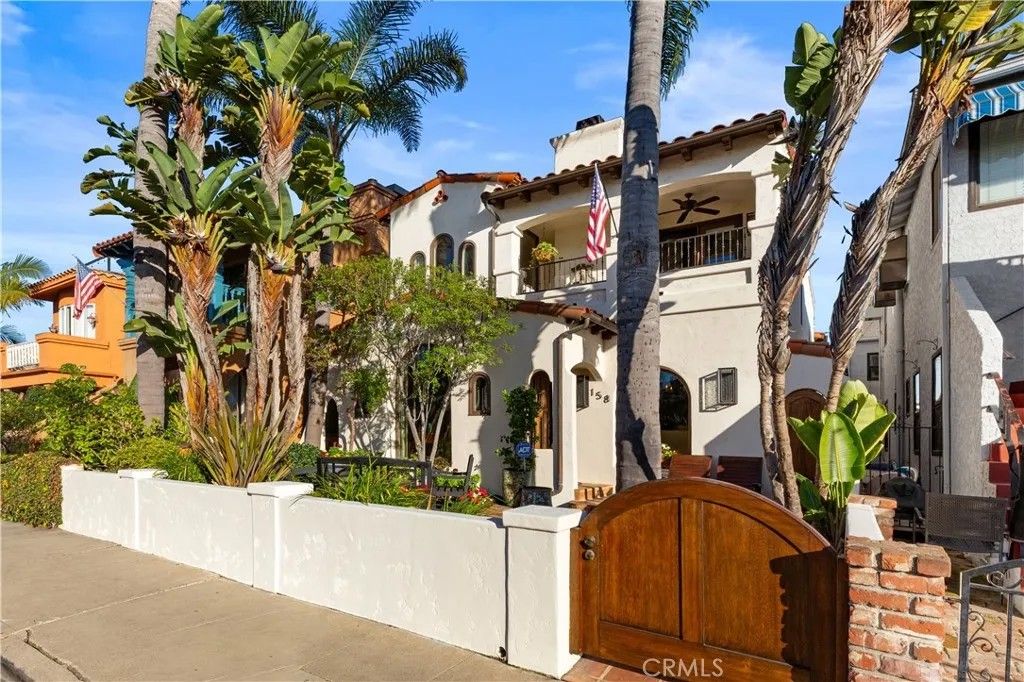 Photo of 158 Santa Ana Avenue, Long Beach, CA 90803 (MLS # OC26030600)