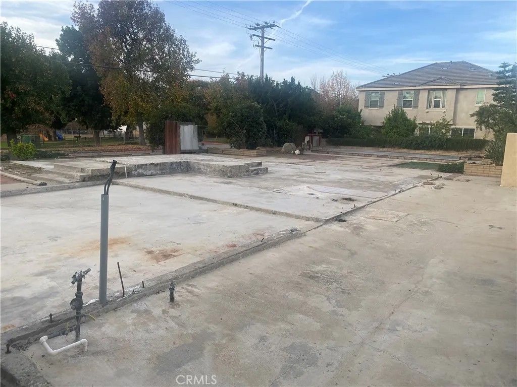 Photo of 1503 Fairwood Way, Upland, CA 91786 (MLS # HD25277966)