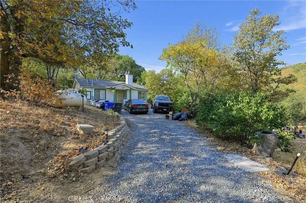 829 Hillside Drive