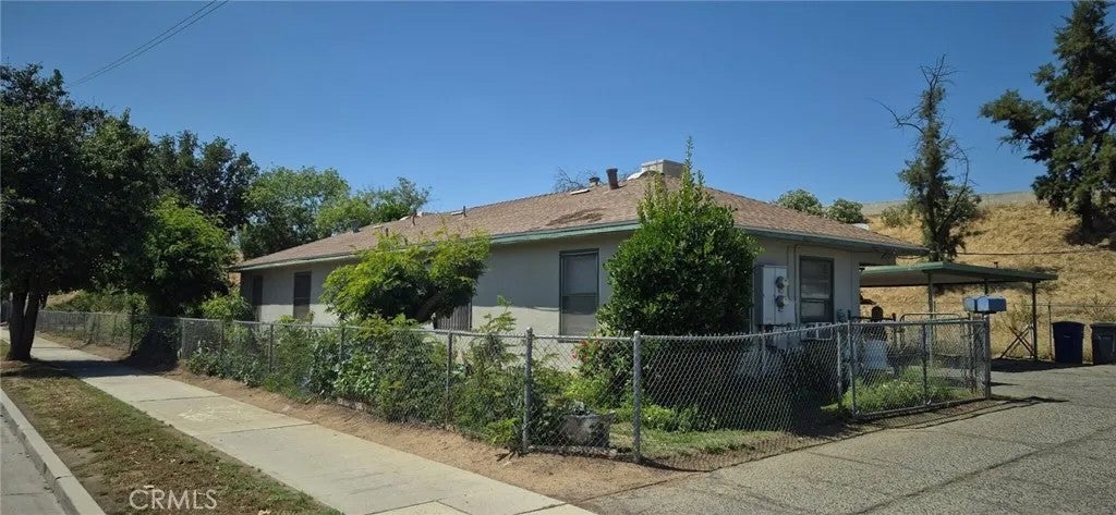 2263 E Thomas