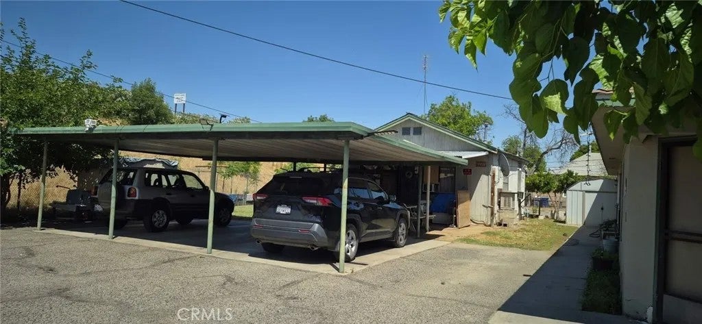 2263 E Thomas