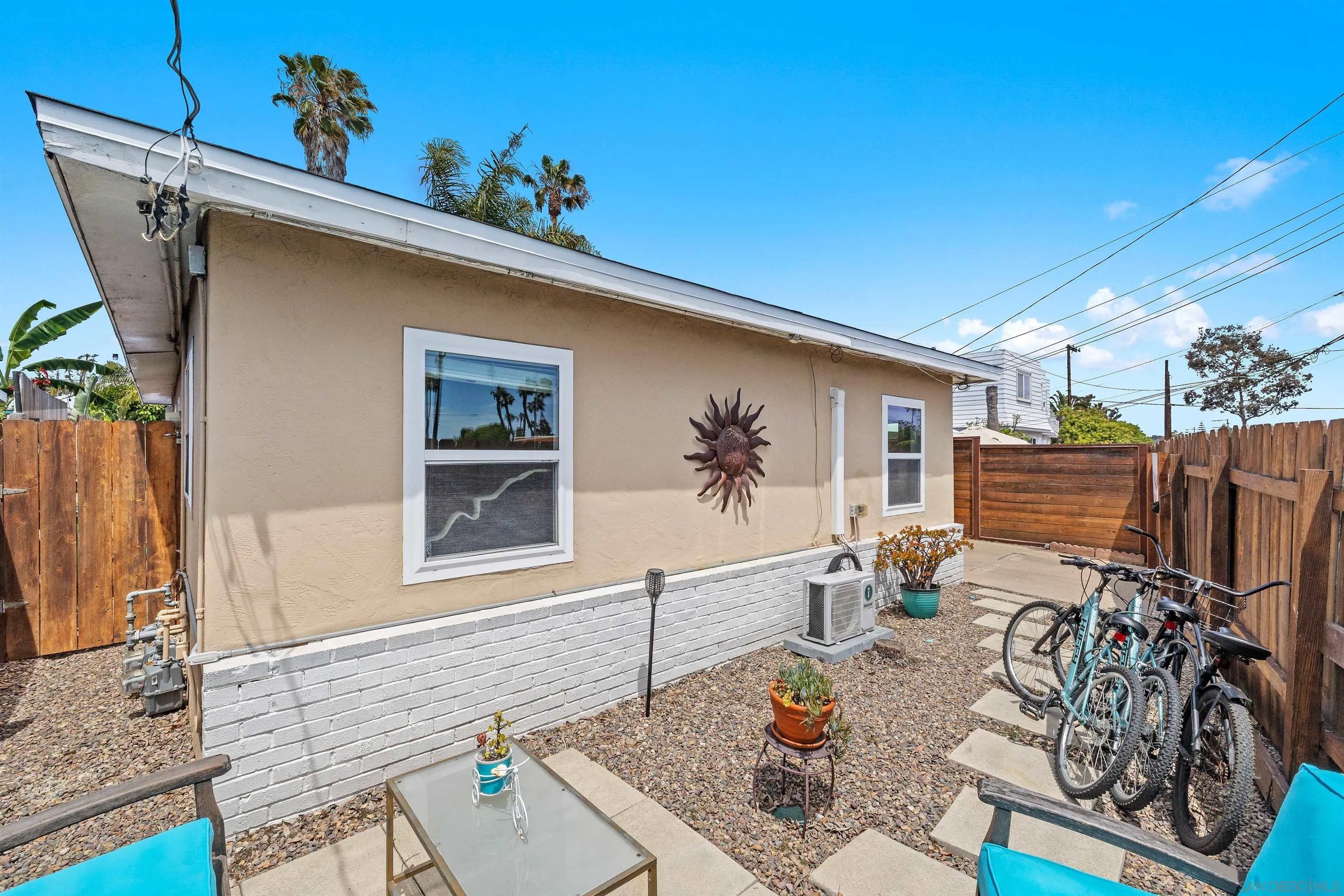 2050-2052 Balboa Ave