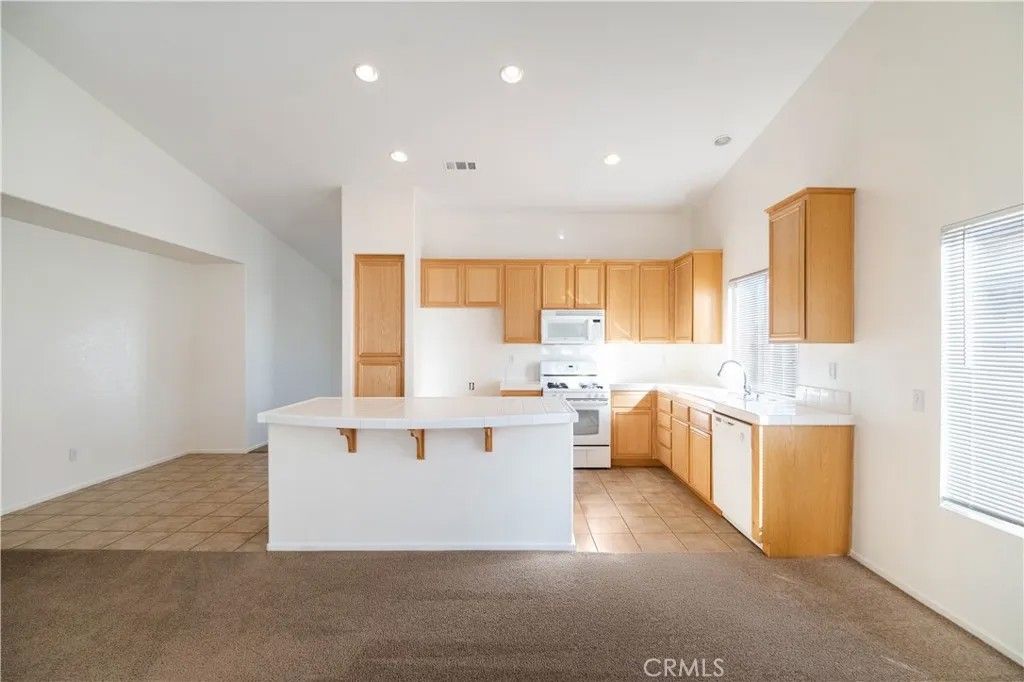 Photo of 13125 Georgetown Lane, Victorville, CA 92392 (MLS # HD26022404)