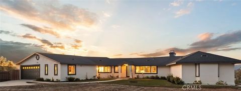 Photo of 5164 N Faris Lane, Woodland Hills, CA 91364 (MLS # BB26024978)