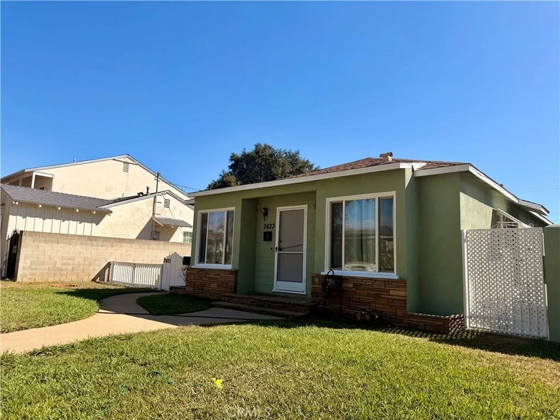 2421 W Via Corona