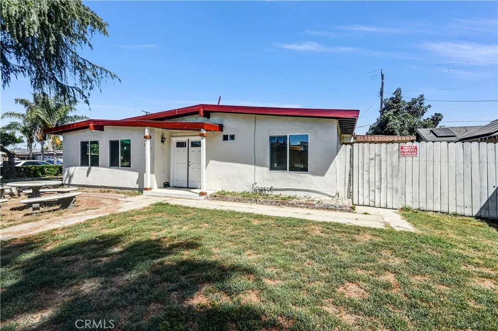 2065 W Orange Grove Avenue