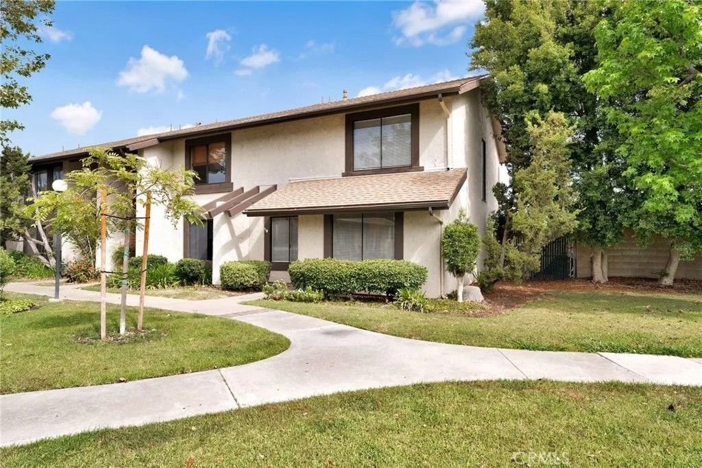 Photo of 18946 E Berrytree Ln, Orange, CA 92869 (MLS # OC26065089)