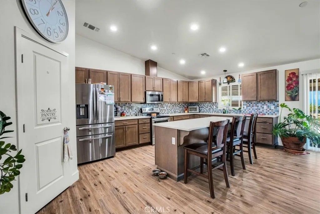 Photo of 58385 Delano Trl, Yucca Valley, CA 92284 (MLS # JT25279156)