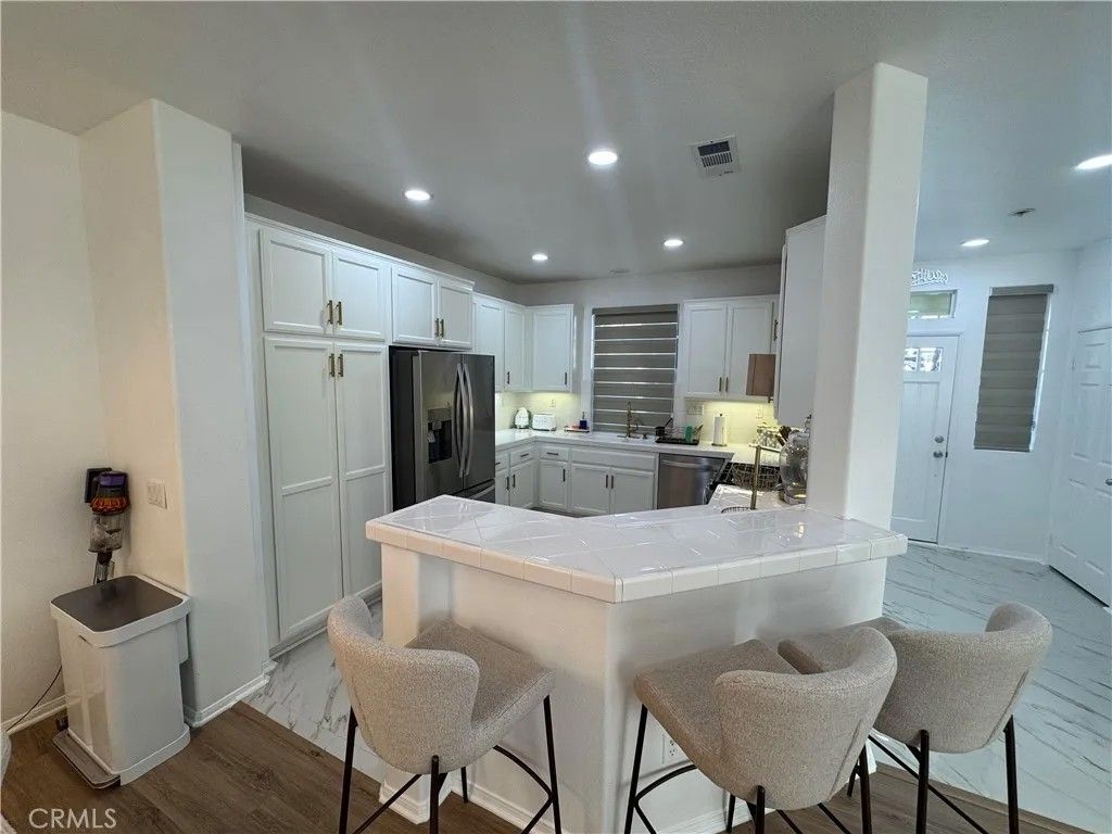 Photo of 19908 Santa Rosa Dr, Porter Ranch, CA 91326 (MLS # SR25274225)