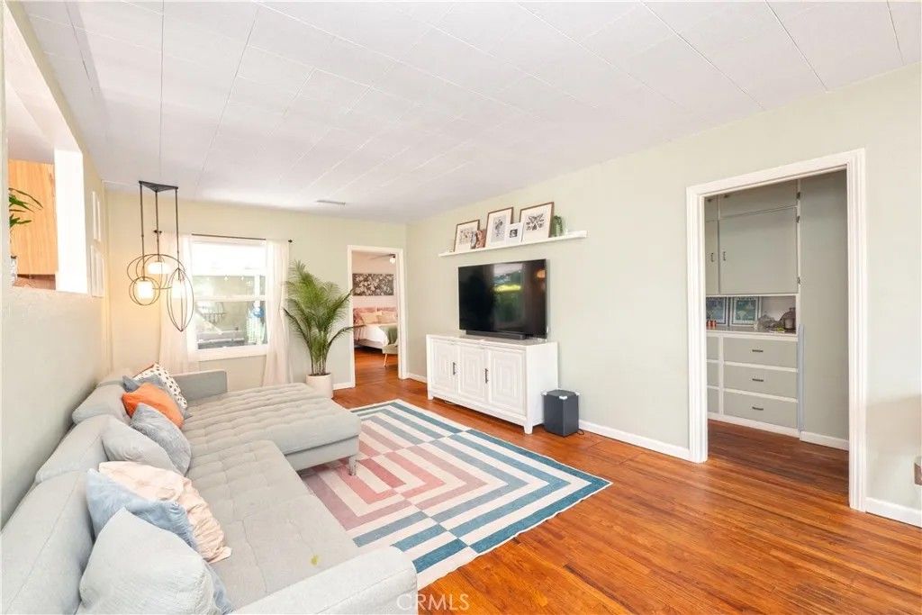 Photo of 4290 Oakwood Place, Riverside, CA 92506 (MLS # IV26070516)