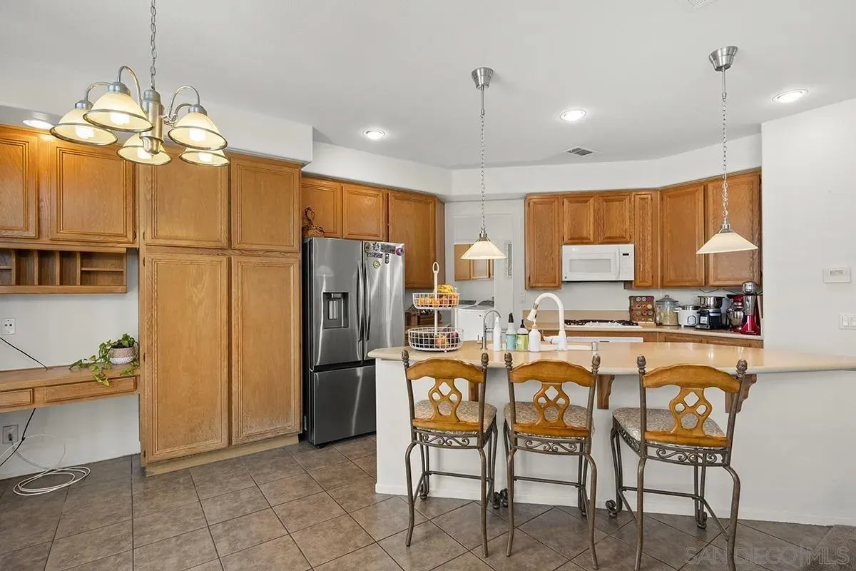 Chula Vista, California 91910, United States, 3 Bedrooms Bedrooms, ,3 BathroomsBathrooms,Residential,Active,173676