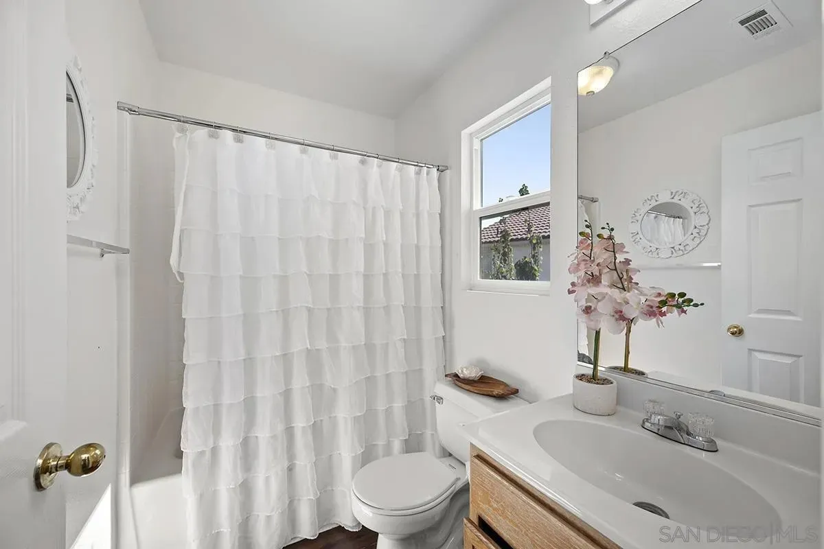 Chula Vista, California 91910, United States, 3 Bedrooms Bedrooms, ,3 BathroomsBathrooms,Residential,Active,173676