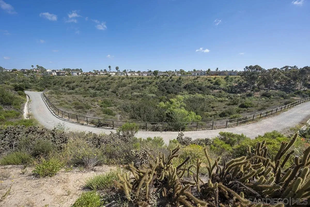 Chula Vista, California 91910, United States, 3 Bedrooms Bedrooms, ,3 BathroomsBathrooms,Residential,Active,173676