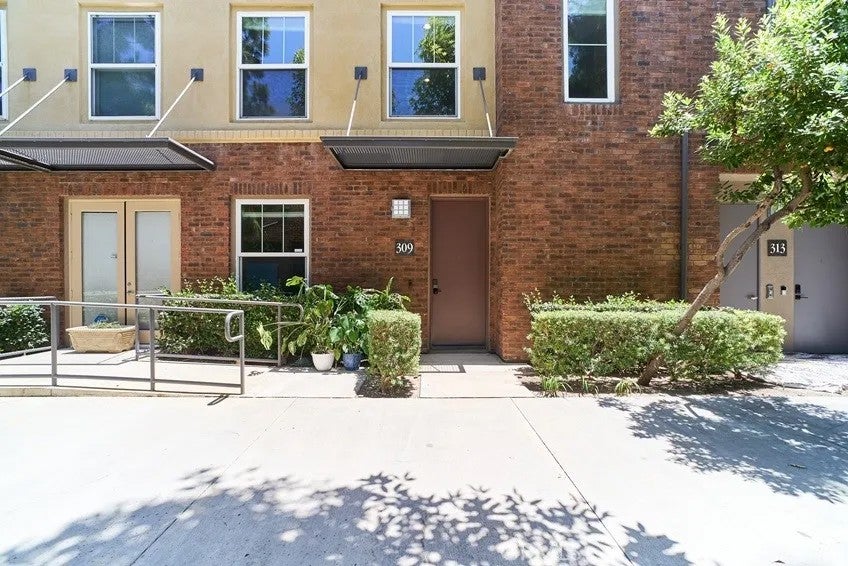 309 Metro Court