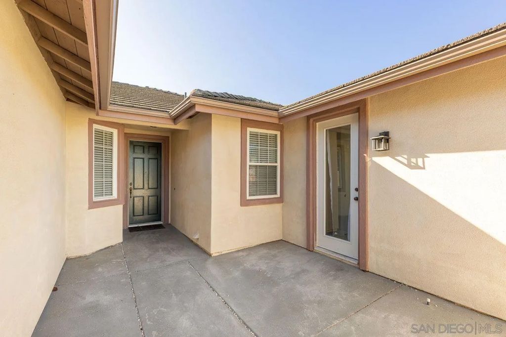 Photo of 1217 Ridgegrove L Ln, Escondido, CA 92029 (MLS # 260005588)