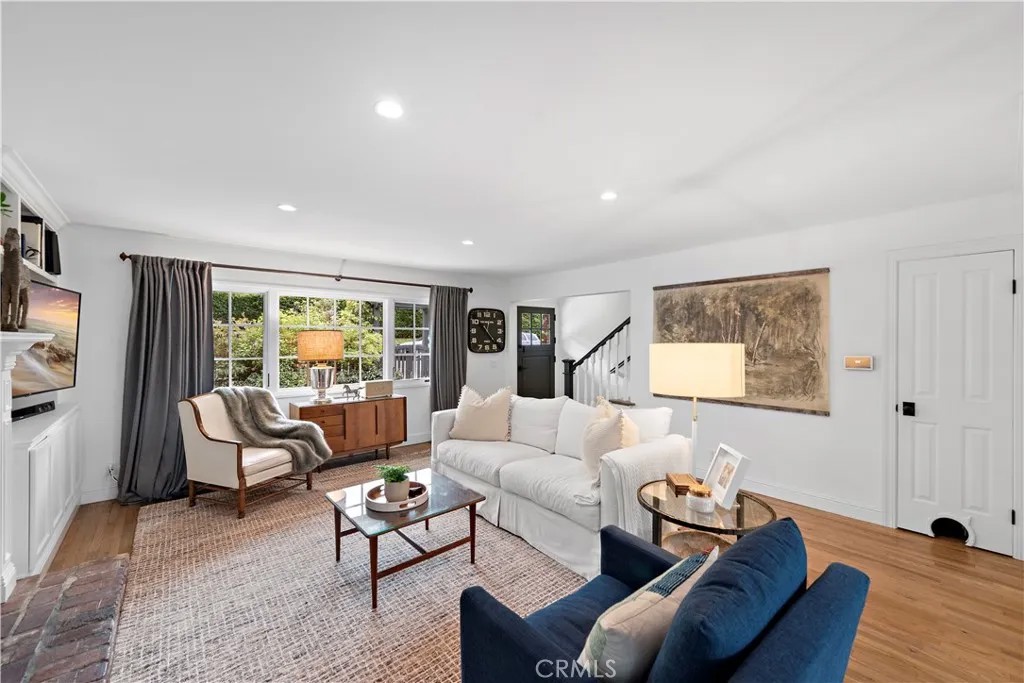 916 Bluebird Canyon Drive