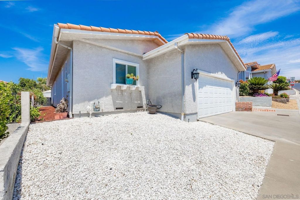 Photo of 2010 W San Marcos Blvd #90, San Marcos, CA 92078 (MLS # 250039249)
