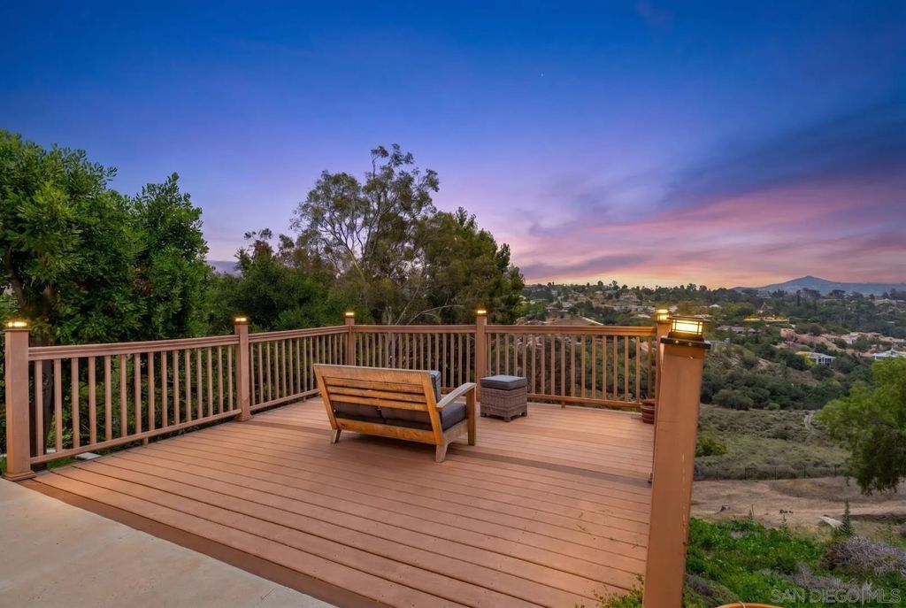 Photo of 2422 Peet Lane, Escondido, CA 92025 (MLS # 260012505)