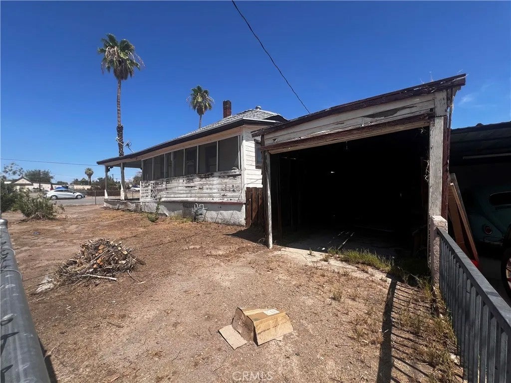 421 Palm Way