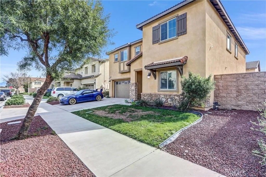 Photo of 16765 Buttonwood Ln, Fontana, CA 92336 (MLS # PW26023889)