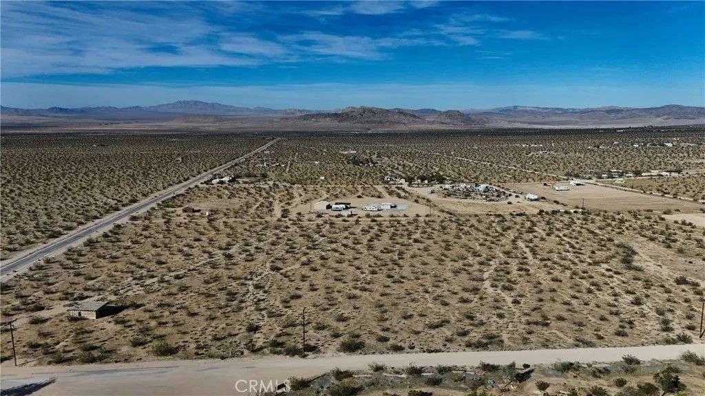 Photo of 779 Quailbush, Johnson Valley, CA 92285 (MLS # HD25249349)