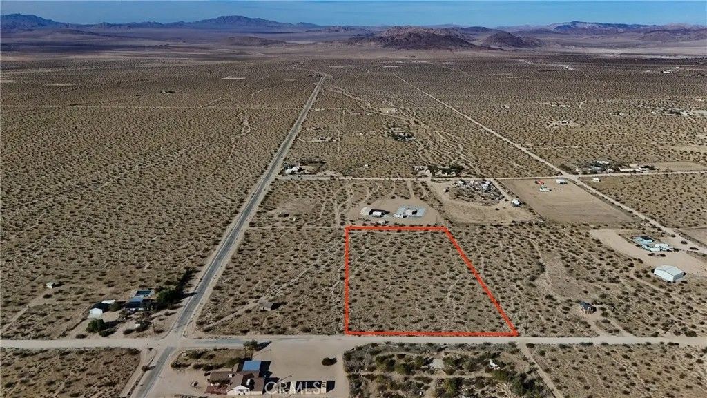 Photo of 779 Quailbush, Johnson Valley, CA 92285 (MLS # HD25249349)