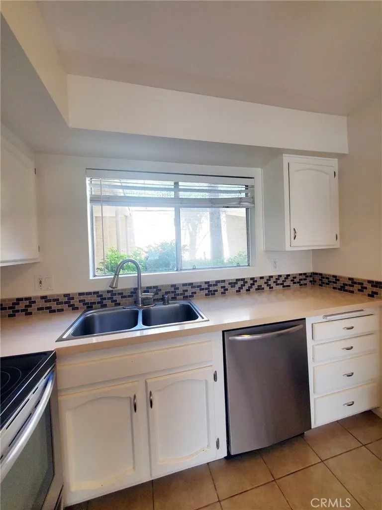 6812 Hyde Park B