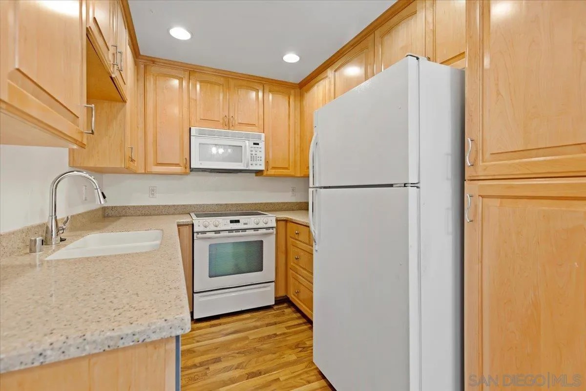 6350 Genesee Ave 220