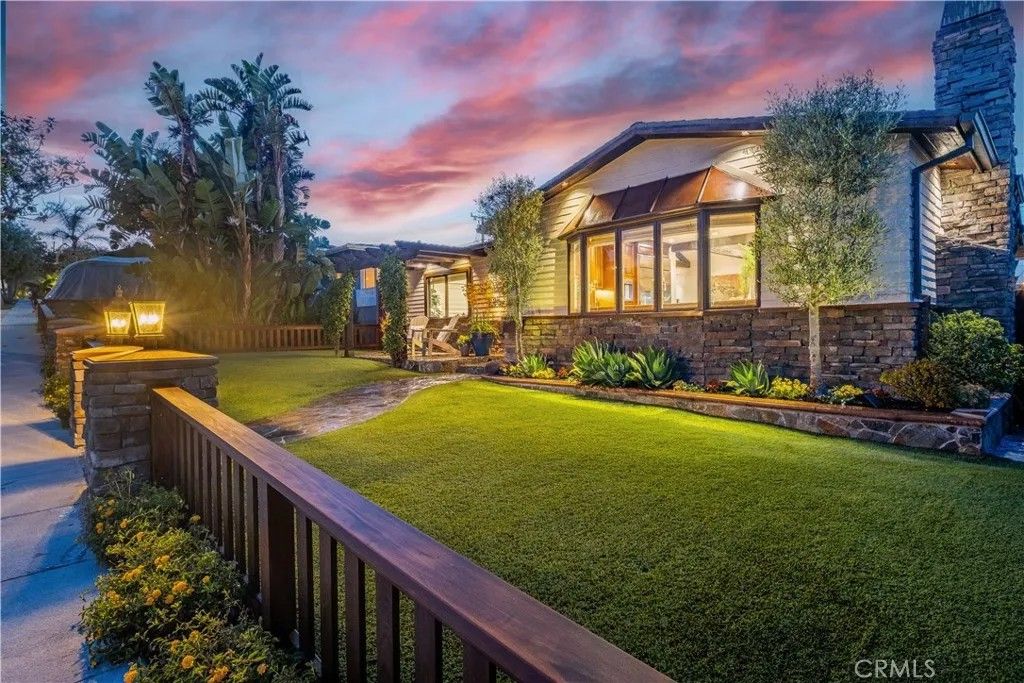 Photo of 1029 E Acacia Ave, El Segundo, CA 90245 (MLS # SB26095893)