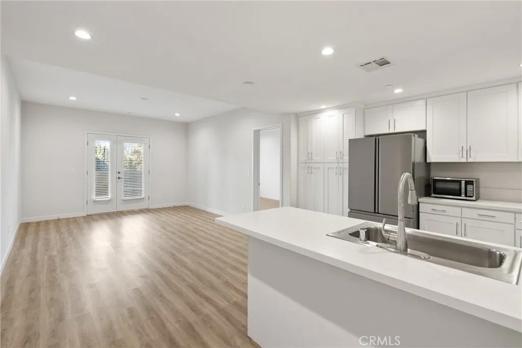 419 N Chandler Avenue 420