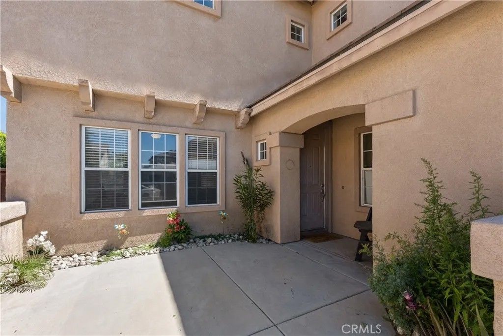Photo of 945 Newport Drive, San Jacinto, CA 92583 (MLS # AR25122162)