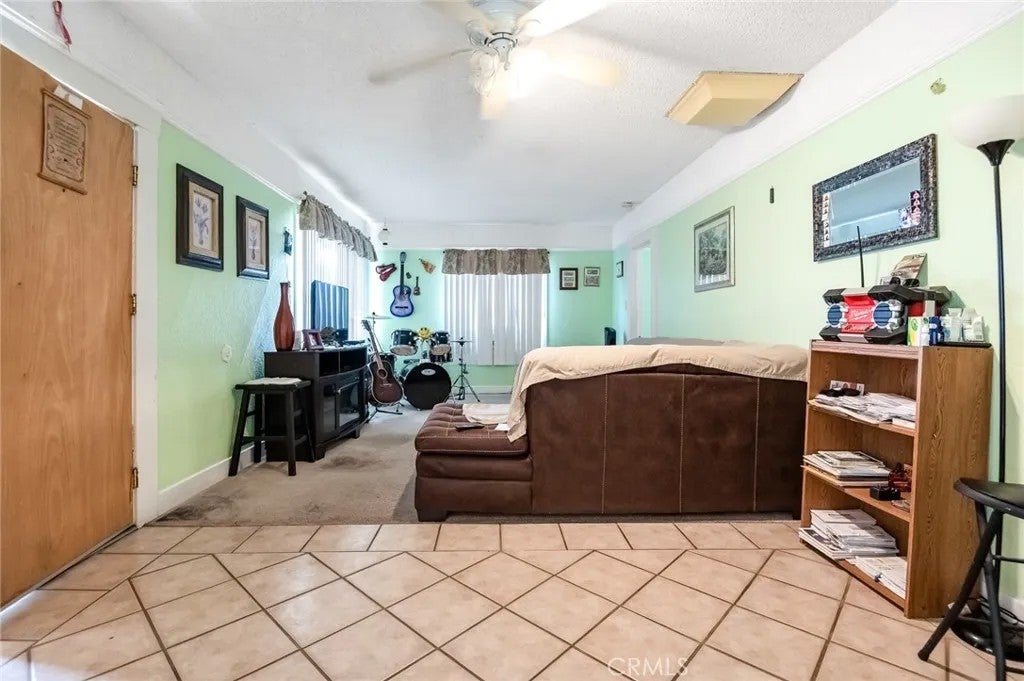 414 W Cameron