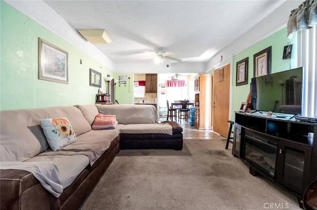 414 W Cameron