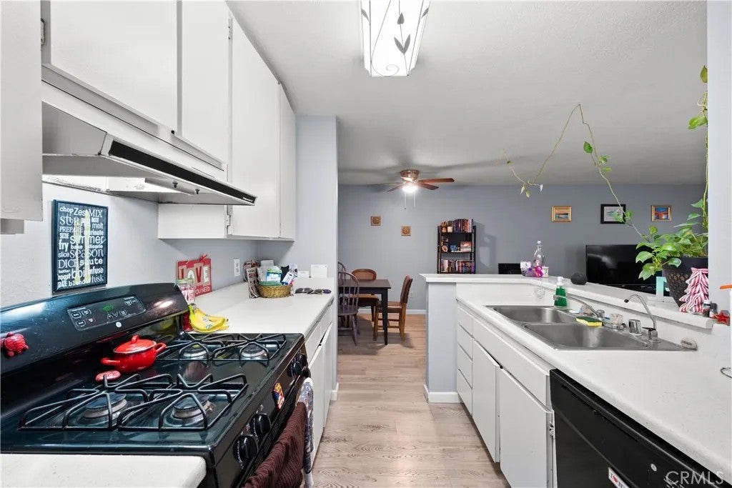 1625 Hotel South