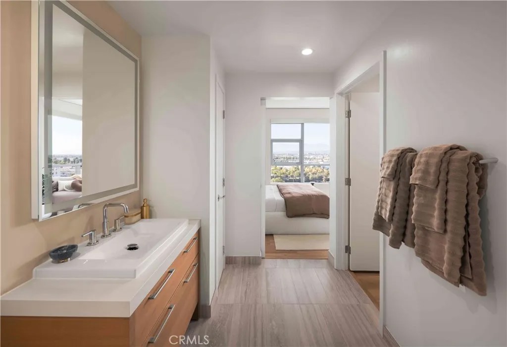 9 MacArthur Place 807