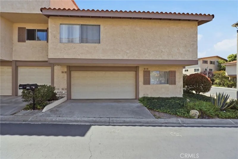 28301 Ridgefalls Court