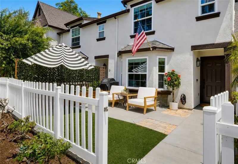 3 Three Vines Court