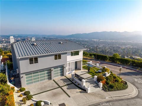 Photo of 180 Aspen Oak Lane, Glendale, CA 91207 (MLS # GD26109539)