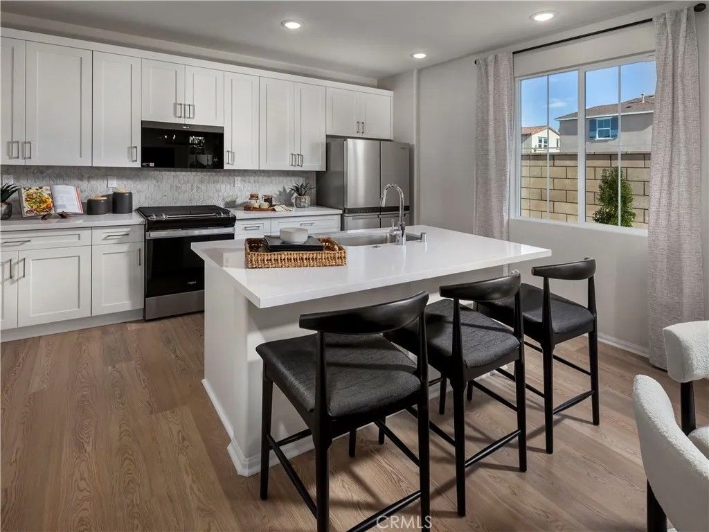 Photo of 28320 Via Moscotel, Temecula, CA 92591 (MLS # OC25273382)