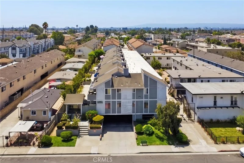 1530 W 145th 205