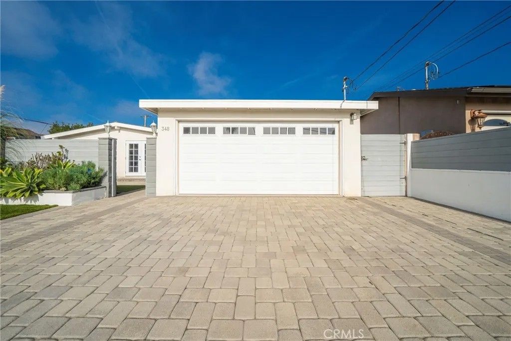 Photo of 348 Hamilton St, Costa Mesa, CA 92627 (MLS # OC25278747)