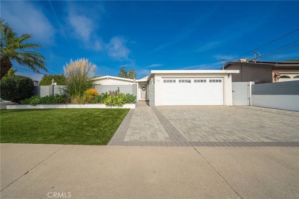Photo of 348 Hamilton St, Costa Mesa, CA 92627 (MLS # OC25278747)