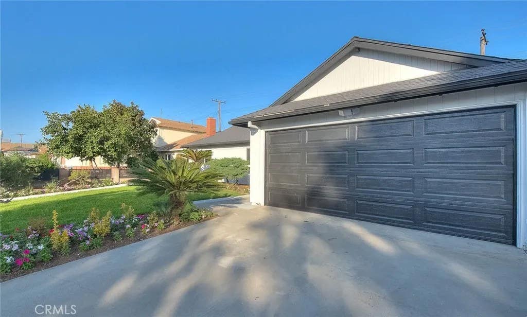 Photo of 752--754 Rio Del Sol Avenue, Montebello, CA 90640 (MLS # WS26123178)
