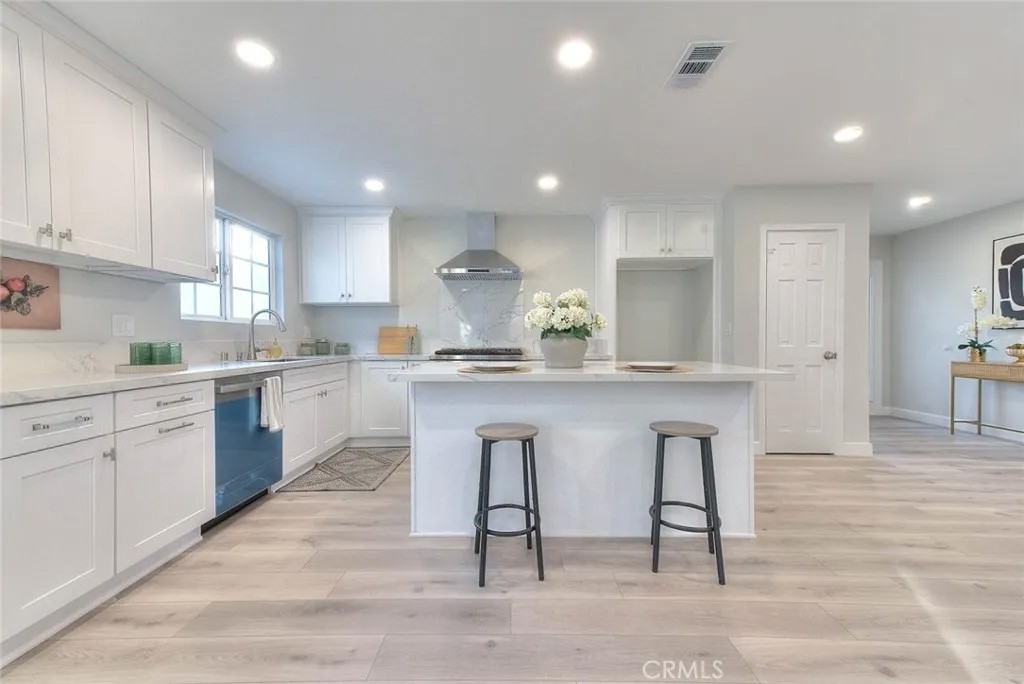 752--754 Rio Del Sol Avenue