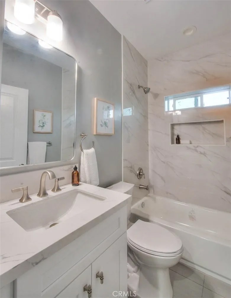 752--754 Rio Del Sol Avenue