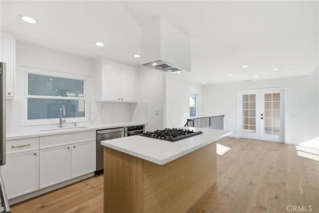 Photo of 505 Marigold Ave, Corona Del Mar, CA 92625 (MLS # NP26095968)