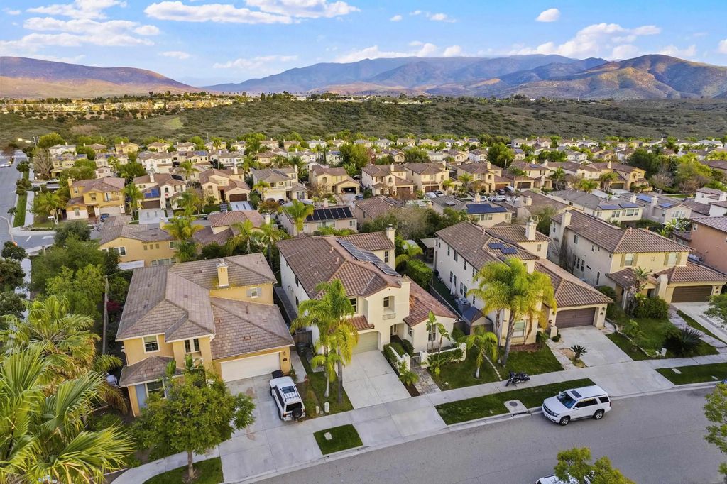 Photo of 1611 Hikers Trail Dr, Chula Vista, CA 91915 (MLS # 260002123)