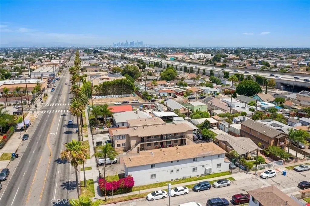 9230 S Figueroa